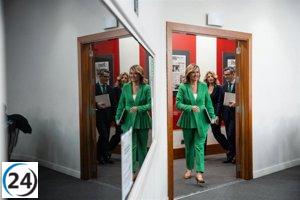 El Gobierno critica que Rajoy contara con cuatro asistentes: dos para su padre y dos para su esposa.