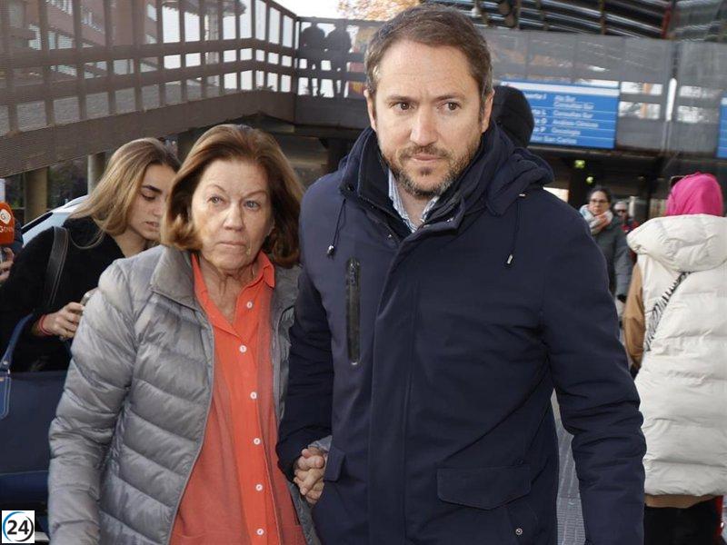 Natalia Figueroa, Manuel Martos y su nieta Manuela brindan novedades sobre la salud de Raphael tras su visita al hospital.