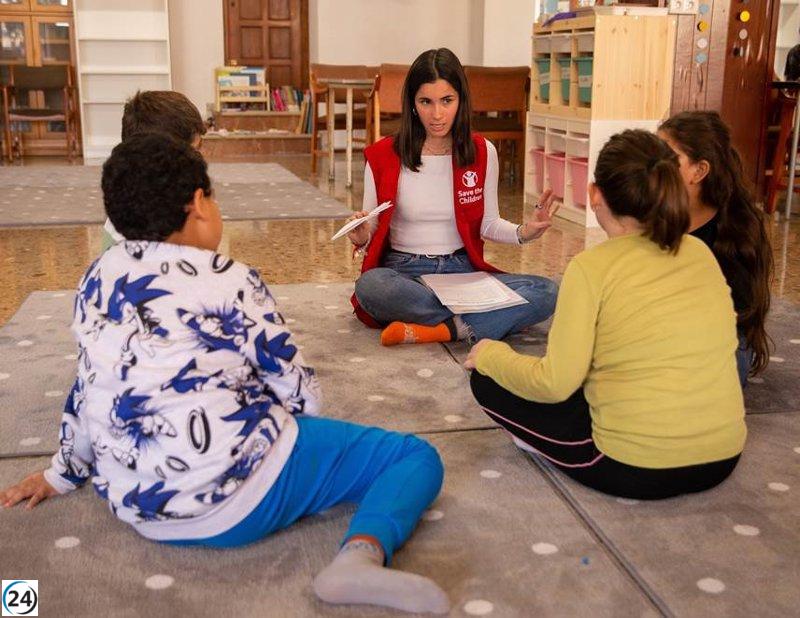 Más de 350 niñas y niños damnificados por la dana se benefician de las colonias urbanas navideñas de Save the Children.