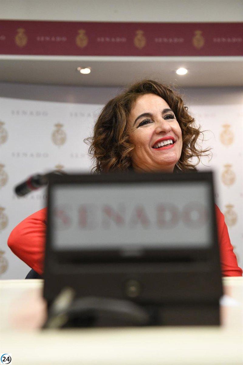 Montero anuncia que España alcanzó la meta del 3% de déficit en 2024.