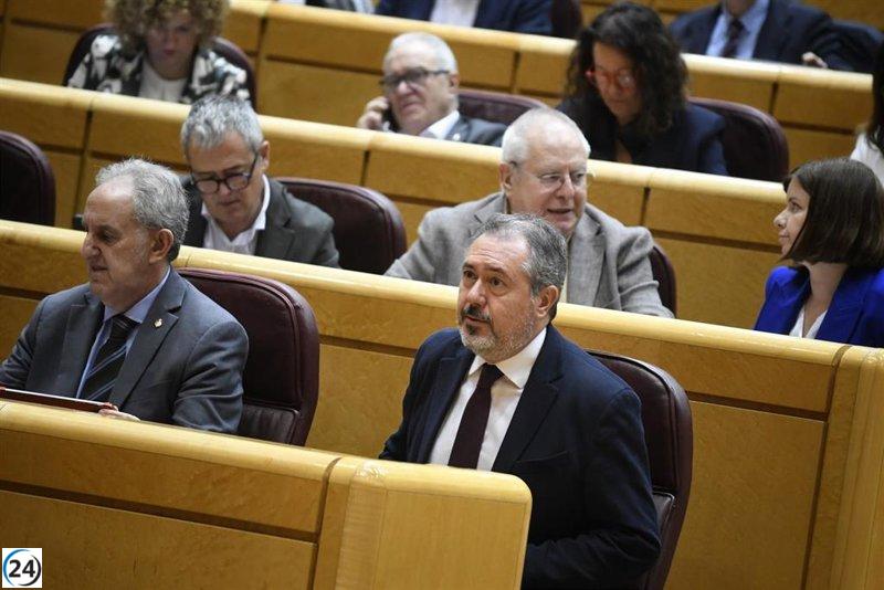 El PSOE pide cuentas al presidente del Senado por el vínculo de Manos Limpias con el PP.