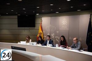 Trabajo rechaza propuesta de CEOE para aumentar el SMI un 3% y pospone la resolución hasta el miércoles.
