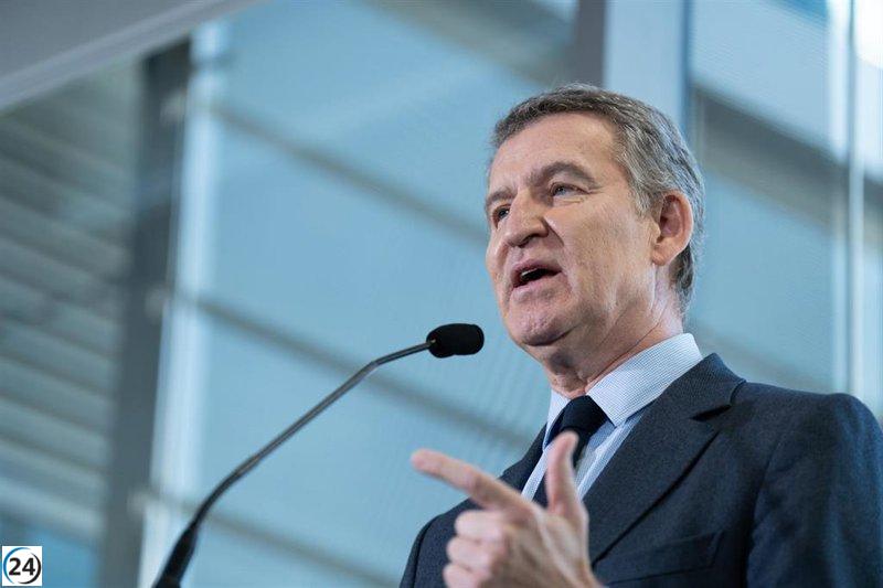 Feijóo exige al Gobierno impulsar la contratación de más personal sanitario.