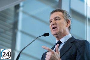 Feijóo exige al Gobierno impulsar la contratación de más personal sanitario.