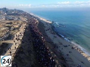 Aproximadamente 300.000 palestinos regresan al norte de Gaza tras el alto el fuego.