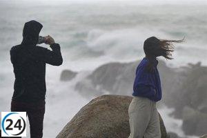 La borrasca 'Ivo' alerta a casi toda España: vientos de 100 km/h y olas de hasta siete metros azotarán Galicia.