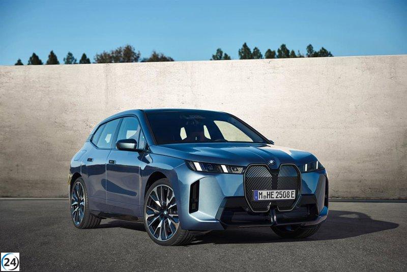 BMW presenta su innovadora línea eléctrica iX, que ofrece hasta 700 km de autonomía y llegará en primavera.