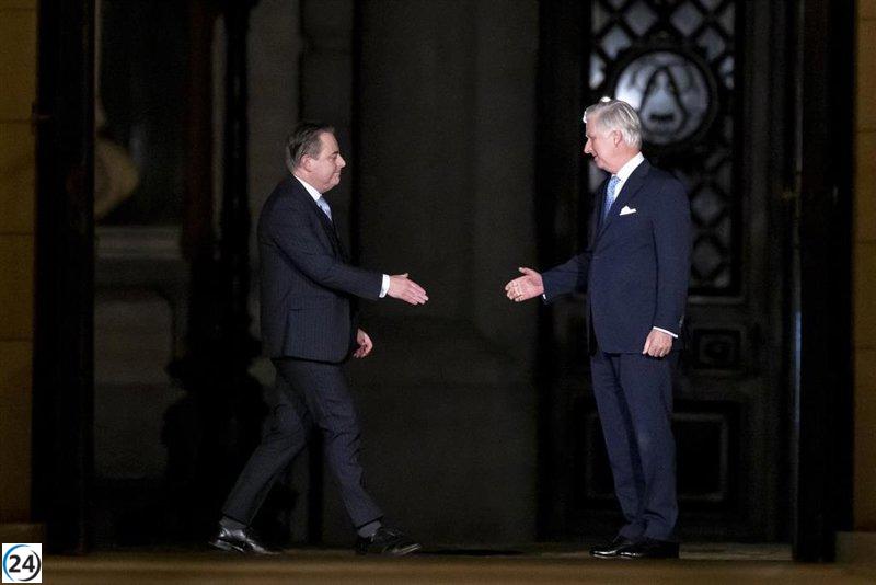 Líder nacionalista flamenco forma coalición gubernamental en Bélgica.