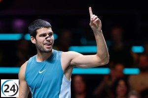 Carlos Alcaraz avanza a semifinales en Róterdam tras vencer a Pedro Martínez sin dificultades.