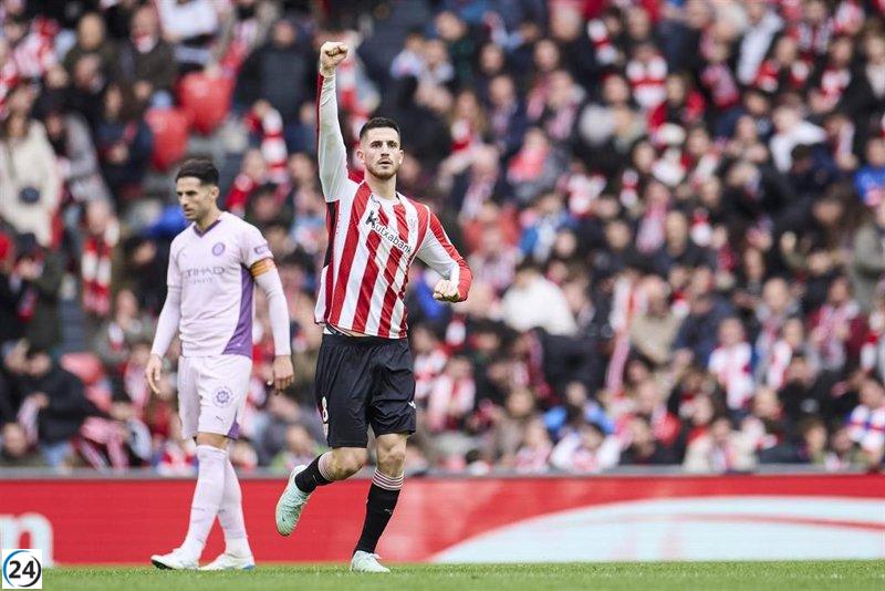 El Villarreal persiste en la lucha tras un complicado duelo en Gran Canaria contra el Athletic.