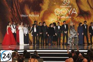 Gala de los Goya honra a Marisa Paredes y a las víctimas de la dana, abordando temas como la vivienda, Gaza y Trump.