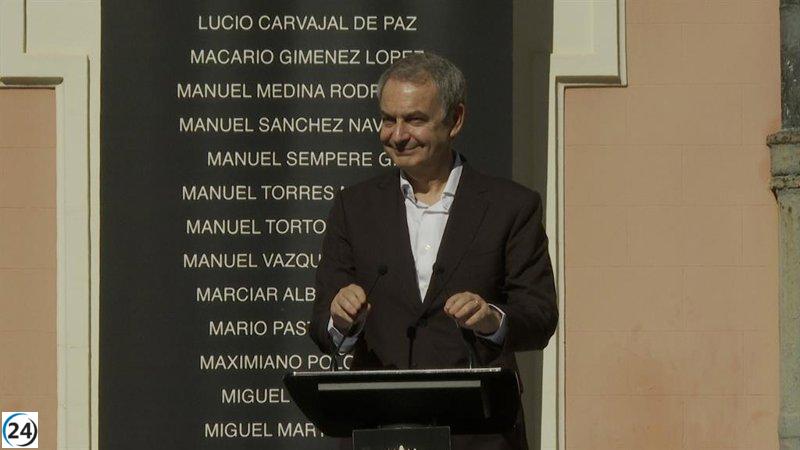 Zapatero impulsa a la juventud a liderar las reformas en el sector de la vivienda.