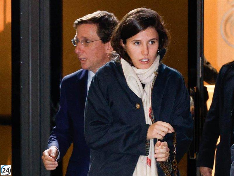Martínez-Almeida y Urquijo asisten al derbi mientras mantienen en secreto el nombre de su futuro bebé.