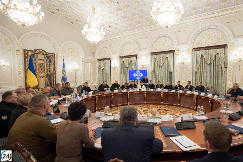 Zelenski impone sanciones al exmandatario Poroshenko, principal opositor.