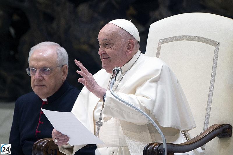 El Papa disfruta de una noche serena y arranca el día con un desayuno.