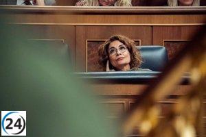 Montero desmiente que el SMI implique mayores impuestos y recuerda que con Rajoy se pagaba más.
