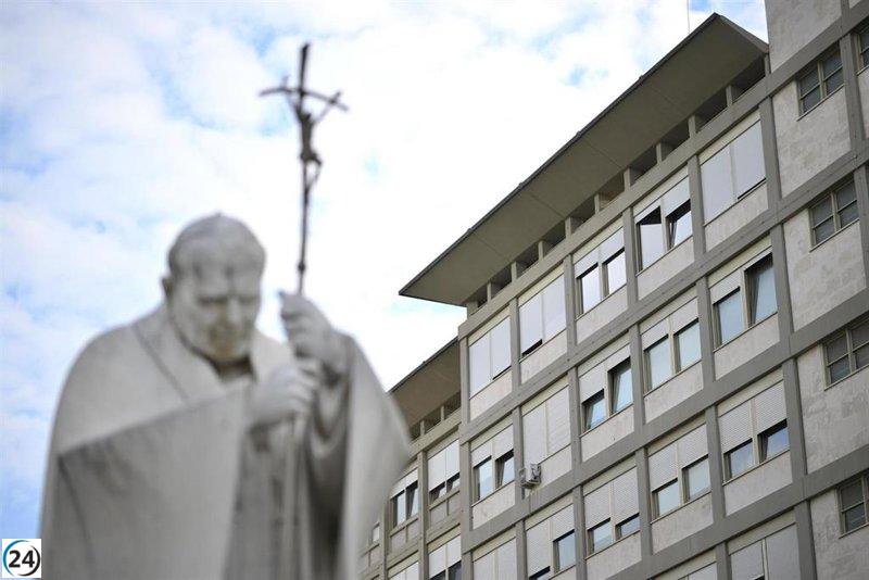 El Papa se encuentra en un estado de descanso tras una noche serena.