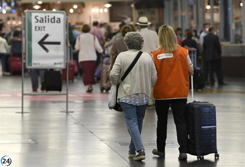 Transportes destina 5 millones a adquirir 270 plataformas de acceso al tren para personas con discapacidad.