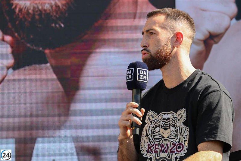 Sandor Martín cede su título mundial de superligero tras reñida decisión.