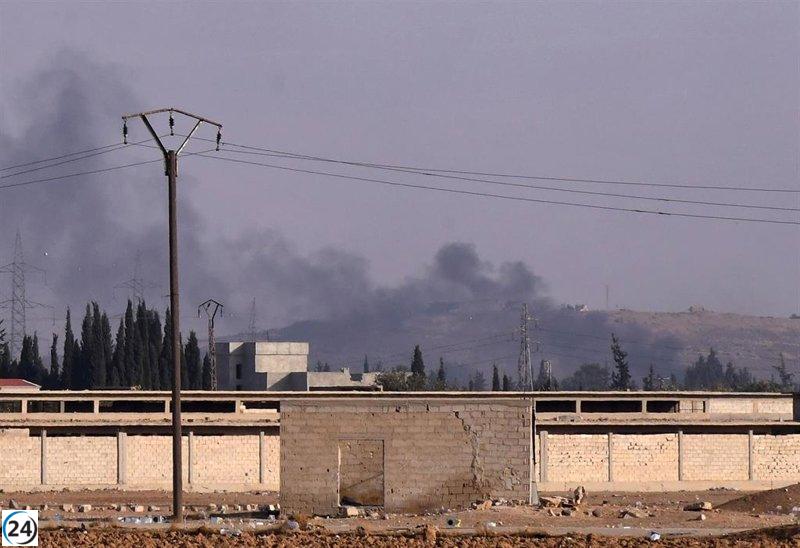 Israel realiza ataques aéreos contra fuerzas leales a Al Assad en el noreste de Siria.