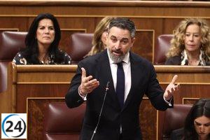 Abascal critica a Feijóo por su apoyo a Sánchez en el tema de Ucrania, mientras el PP señala a Vox por oponerse a Zelenski.