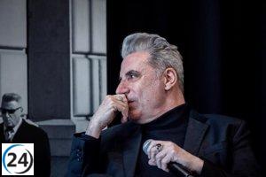 Loquillo presenta 'Paseo de Gracia' y rinde homenaje a las mujeres víctimas de la represión franquista en Barcelona.