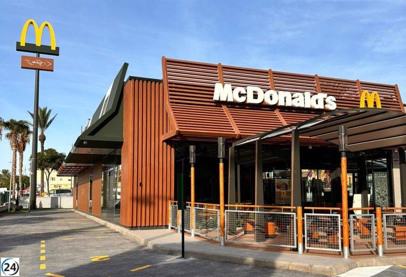 McDonald's España planea abrir 40 restaurantes en 2025 y sumar 200 más para 2028.