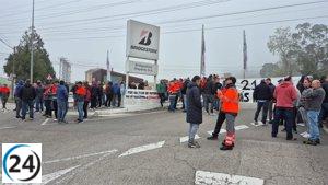 La huelga detiene la actividad en la planta de Bridgestone en Puente San Miguel.