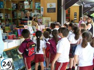 Ático de Libros conmemora 15 años defendiendo la lectura de ficción entre los jóvenes.
