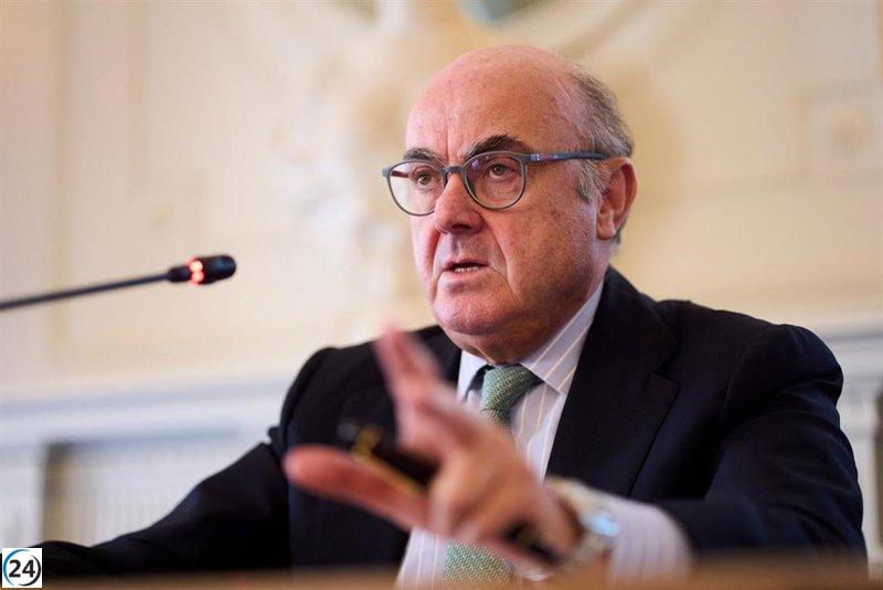 Guindos expresa dudas sobre impuestos bancarios y critica el debate sobre la jornada laboral.