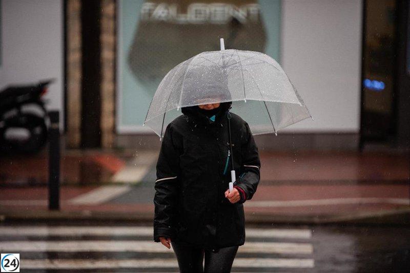 Canarias enfrenta alertas por tormentas y fuertes vientos a causa de Olivier, mientras el resto de España permanece en calma.