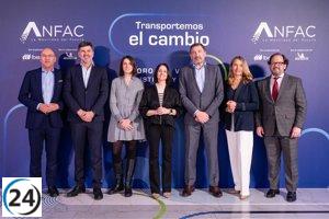 Rebeca Torró reafirma su apoyo a la industria automotriz frente a los impactos de los aranceles.