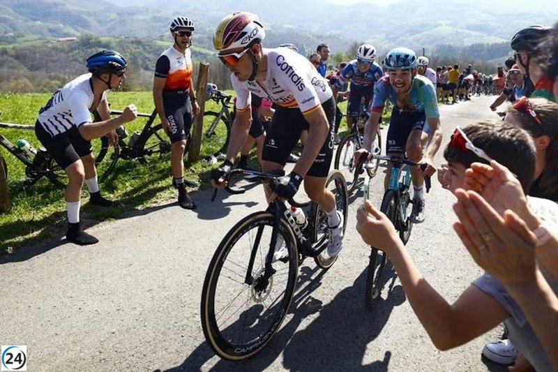 Grégoire se alza con la victoria en la etapa 3 de la Itzulia tras la descalificación de Aranburu.