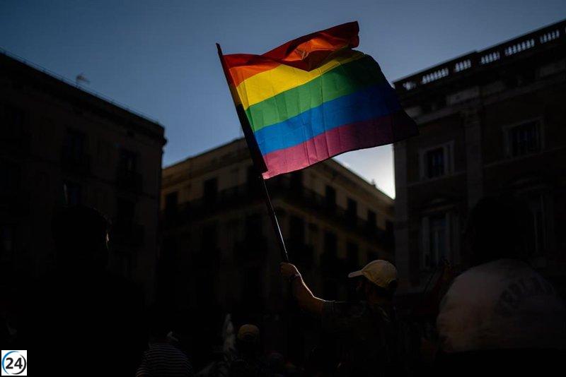 Grupos LGTBI+ celebran la decisión del TC que reduce las restricciones impuestas por la ley Ayuso.