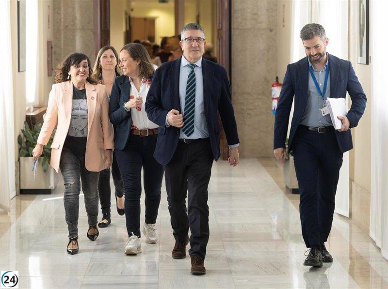 El PSOE descarta un trato arancelario para Cataluña y subraya que el apoyo se destina a empresas, no a territorios.