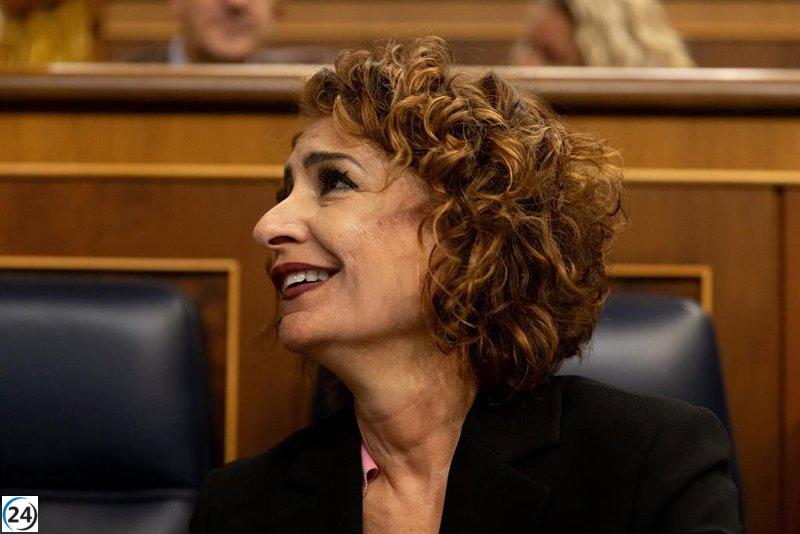 Hacienda destaca un ahorro de 38.000 millones para la clase media y trabajadora gracias a recortes fiscales.