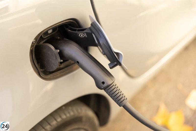 Casi la mitad de los propietarios de autos eléctricos enfrenta esperas superiores a 15 minutos para cargar sus vehículos.