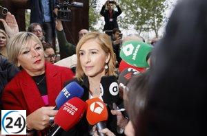 Pradas se presenta en los juzgados entre gritos de 'asesinos' y demandas de dimisión para Mazón.