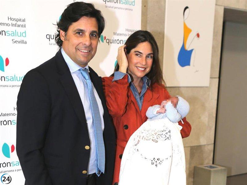 ¡Llegó Nicolás! Lourdes Montes y Francisco Rivera celebran la llegada de su tercer hijo.