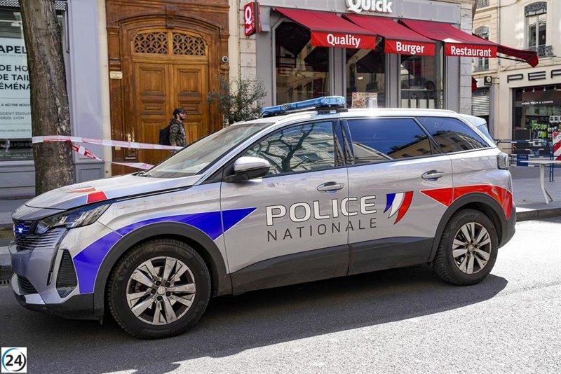 Francia arresta a tres por el secuestro del disidente argelino Amir Bujurs.