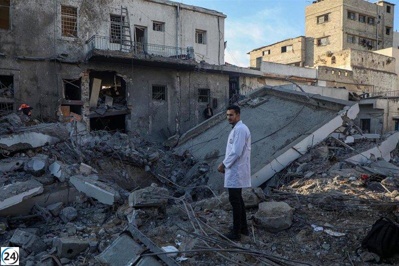 La OMS alerta sobre la muerte de un niño tras el cierre del hospital de Gaza bombardeado por Israel.