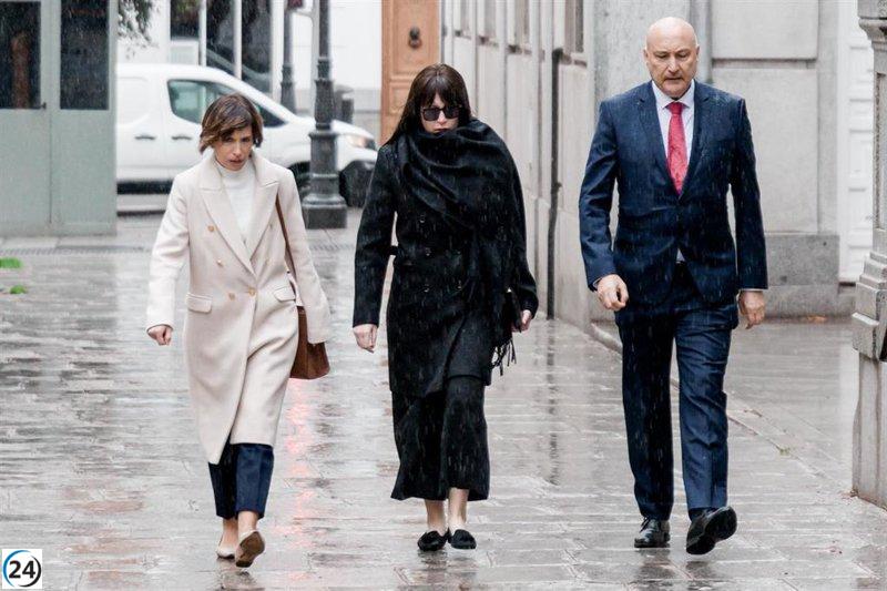 Expareja de Ábalos se ausenta de la comisión del Senado por problemas de salud.