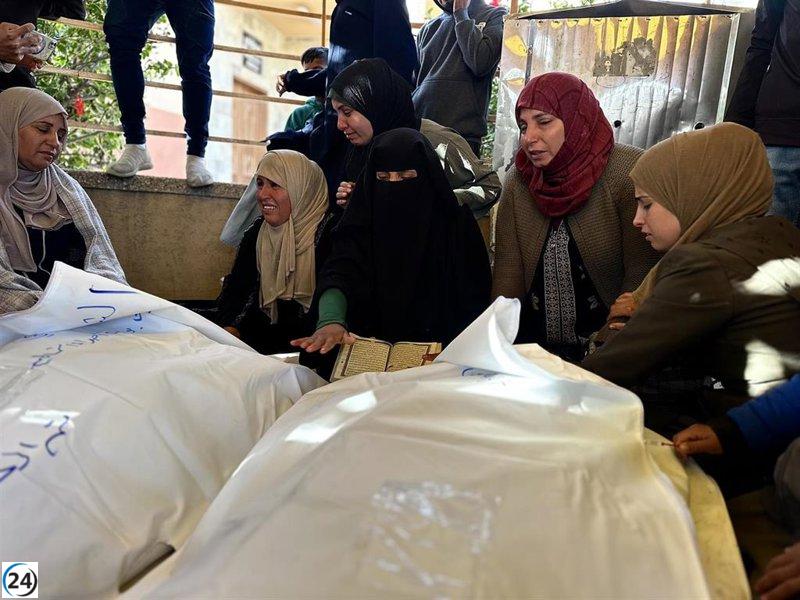 Casi diez palestinos pierden la vida en ataque aéreo israelí en el sur de Gaza.