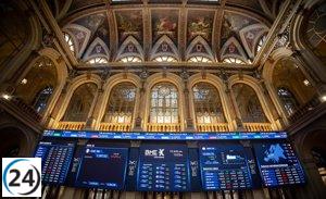 El Ibex 35 se destaca en la jornada y asciende un 0,4%, acercándose a los 13.000 puntos.