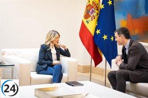 Sumar critica el aumento en el gasto militar propuesto por Sánchez con objeciones en el gabinete.