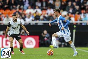 El Espanyol logra un empate agitado en Mestalla.