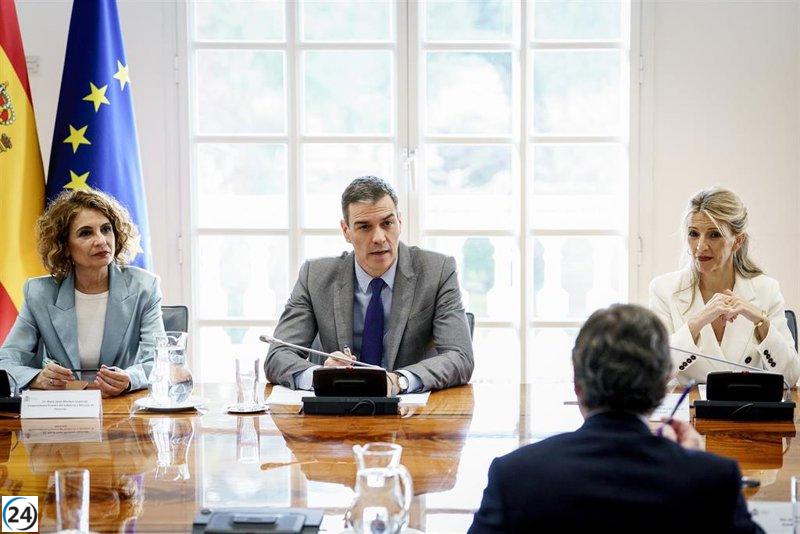 Yolanda Díaz anuncia que el Gobierno busca cancelar la adquisición de municiones a Israel.