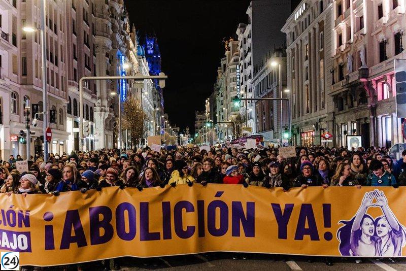Feministas solicitan la exclusión de Campo en el debate del TC sobre la Ley Trans por su rol en la negociación.
