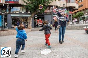 Más del 50% de las madres de familias numerosas reportan discriminación por su tamaño familiar.