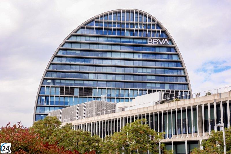 Sánchez convoca a la ciudadanía para opinar sobre la fusión de BBVA y Banco Sabadell.